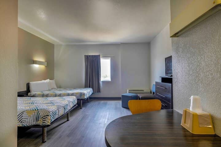 Room 5 of 27