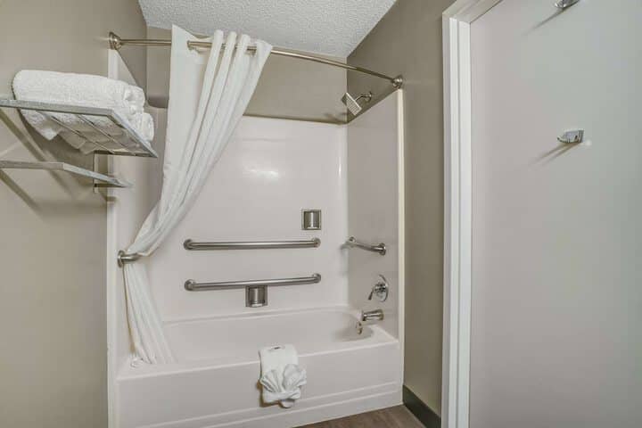 Room 21 of 27