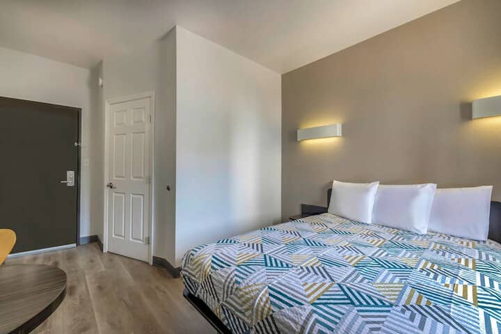 Room 14 of 27